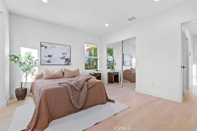$1,699,000 | 900 East Palm Avenue, Burbank, CA 91501