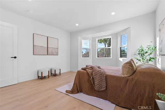 $1,699,000 | 900 East Palm Avenue, Burbank, CA 91501