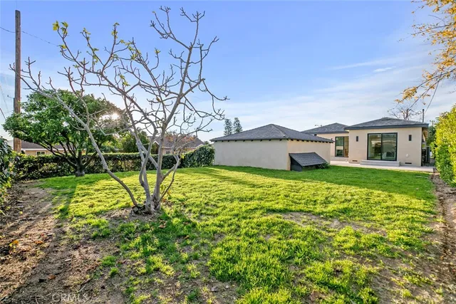 $1,699,000 | 900 East Palm Avenue, Burbank, CA 91501