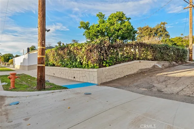 $1,699,000 | 900 East Palm Avenue, Burbank, CA 91501