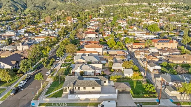 $1,699,000 | 900 East Palm Avenue, Burbank, CA 91501