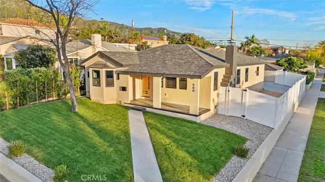 $1,699,000 | 900 East Palm Avenue, Burbank, CA 91501