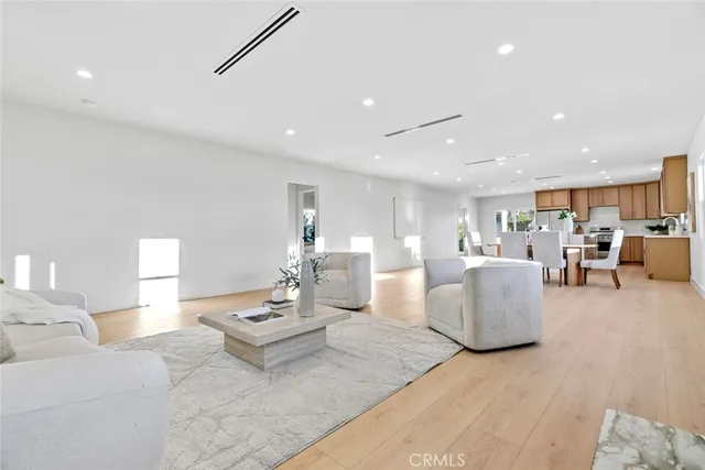$1,699,000 | 900 East Palm Avenue, Burbank, CA 91501