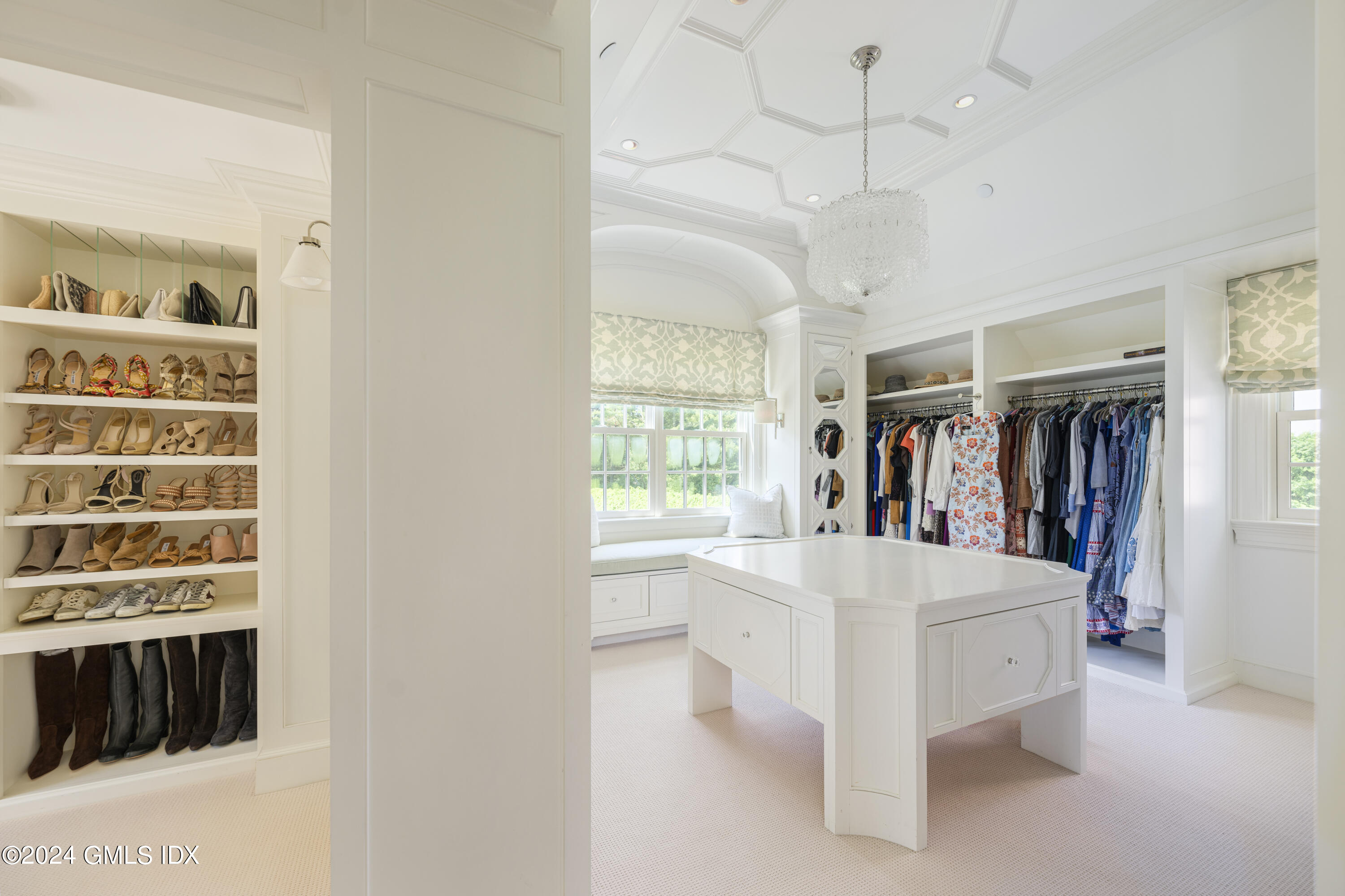 865 Hollow Tree Ridge Road Darien, CT 06820 - Photo 20 of 47 mhprimaryclosethers
