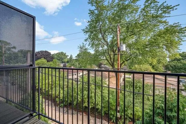 $225,000 | 10900 West Bluemound Road, Unit 207, Wauwatosa, WI 53226