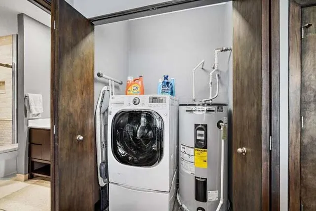 $225,000 | 10900 West Bluemound Road, Unit 207, Wauwatosa, WI 53226