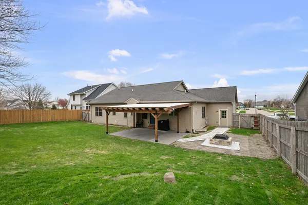$570,000 | 510 Pinehurst Drive, Eldridge, IA 52748