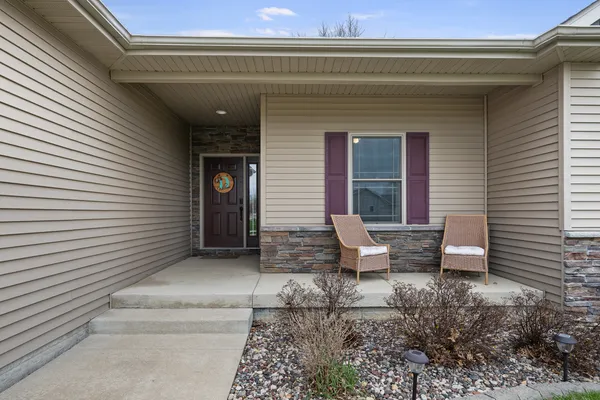 $570,000 | 510 Pinehurst Drive, Eldridge, IA 52748