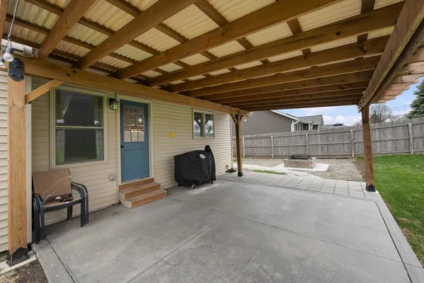 $570,000 | 510 Pinehurst Drive, Eldridge, IA 52748