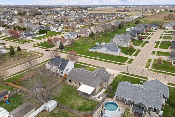 $570,000 | 510 Pinehurst Drive, Eldridge, IA 52748