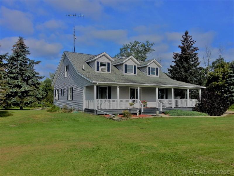 6734 Black River Road Croswell, MI 48422 - Photo 1 of 25 31329914.JPG