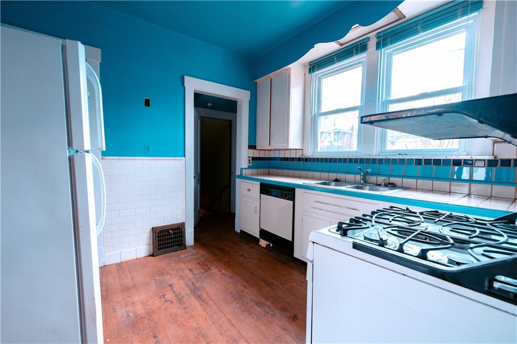 725 2nd Street Monessen, PA 15062 - Photo 6 of 23