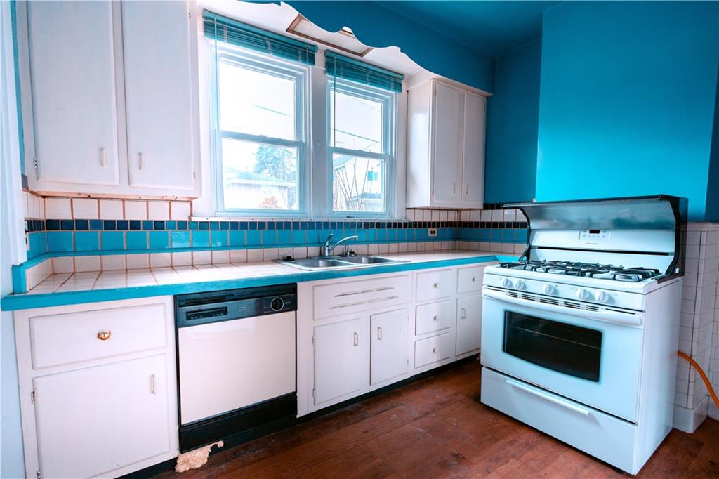 725 2nd Street Monessen, PA 15062 - Photo 7 of 23