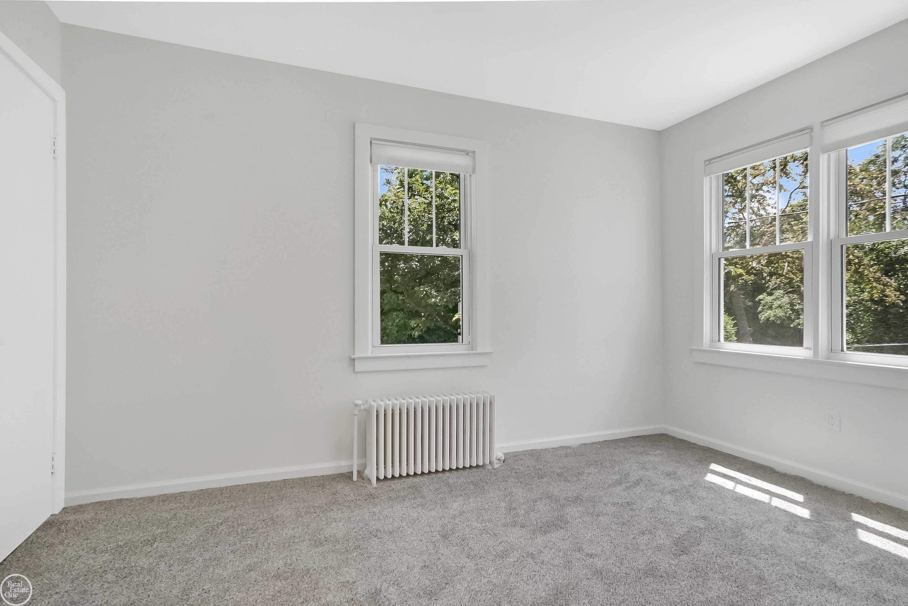1047 Harvard Road Berkley, MI 48072 - Photo 10 of 19 50164130-6f575aa4-362f-4b7b-a8c1-de29837ce153.JPG