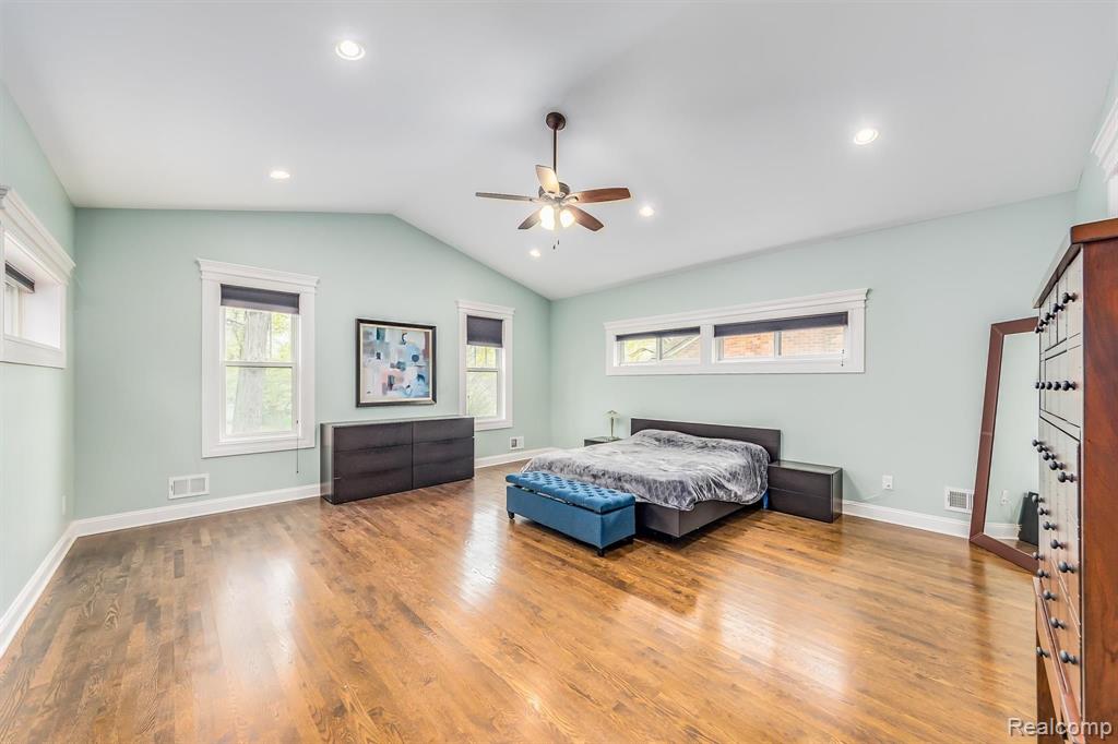 1823 Yorkshire Road Birmingham, MI 48009 - Photo 13 of 35 Gallery Image 13