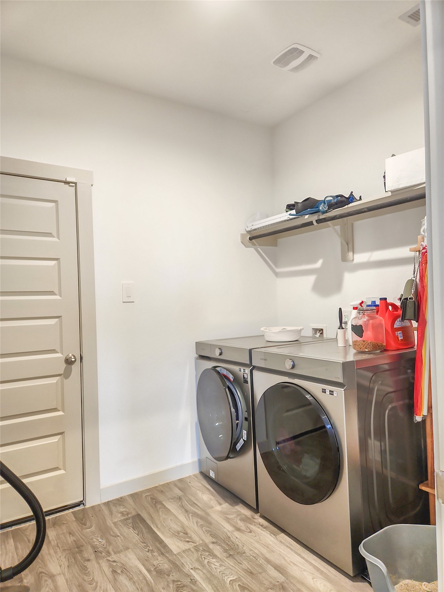 7219 Sunbreeze Lane Rosenberg, TX 77469 - Photo 18 of 18 a utility room with dryer and washer