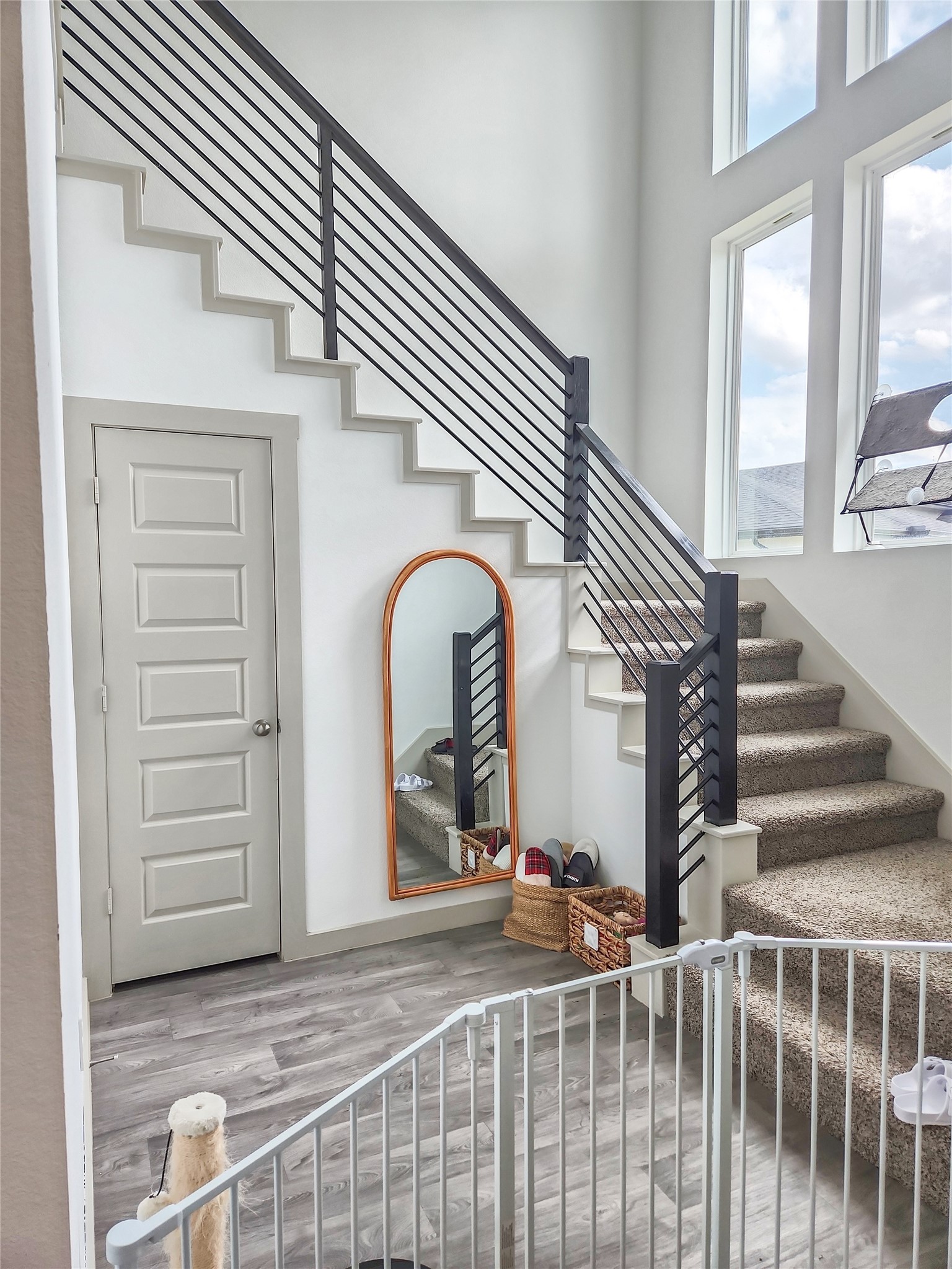 7219 Sunbreeze Lane Rosenberg, TX 77469 - Photo 8 of 18 a view of a house with a chairs and table in a patio
