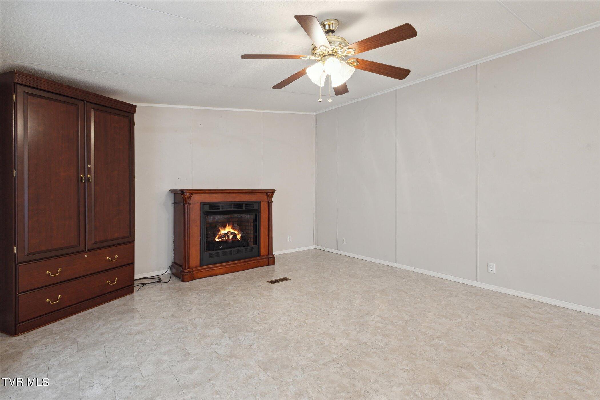 515 Evergreen Road Kingsport, TN 37663 - Photo 8 of 47 12-515-Evergreen-Rd-