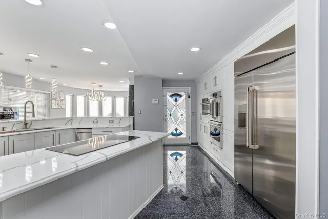 $1,999,999 | 83 Cliff Road, Port Jefferson, NY 11777