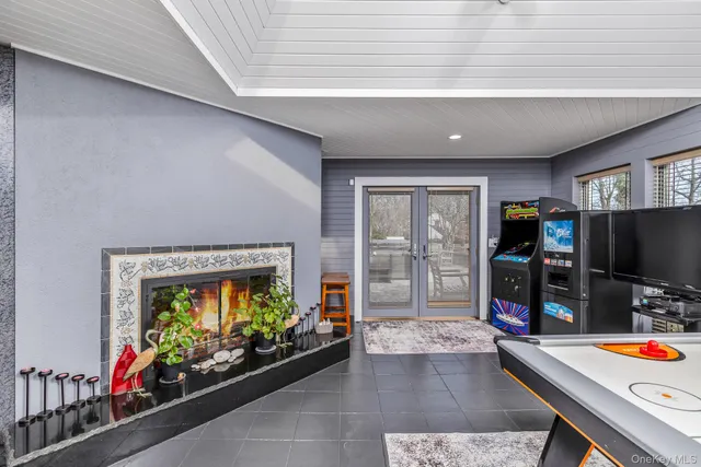 $1,999,999 | 83 Cliff Road, Port Jefferson, NY 11777