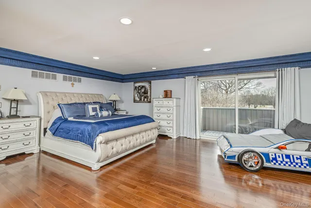 $1,999,999 | 83 Cliff Road, Port Jefferson, NY 11777