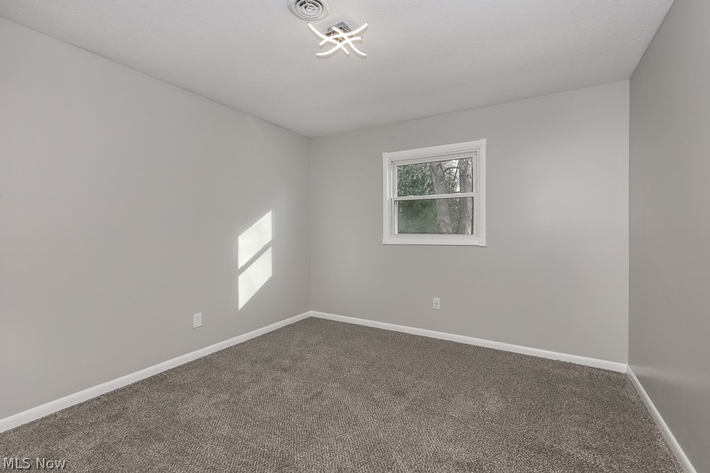 7173 Glendale Road North Ridgeville, OH 44039 - Photo 21 of 29