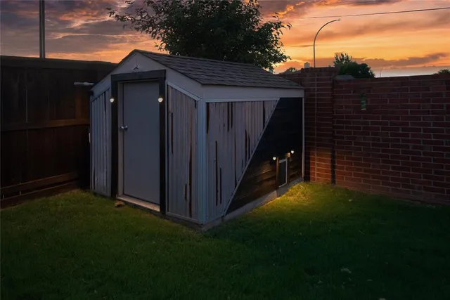 a view of entryway door