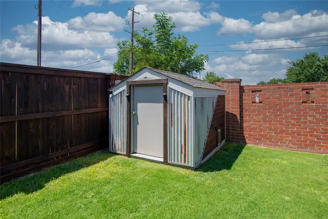 a view of entryway door