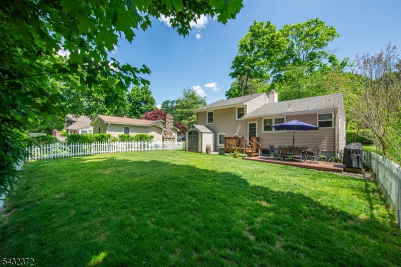 26 Lakeview Road Sparta, NJ 07871 - Photo 3 of 50