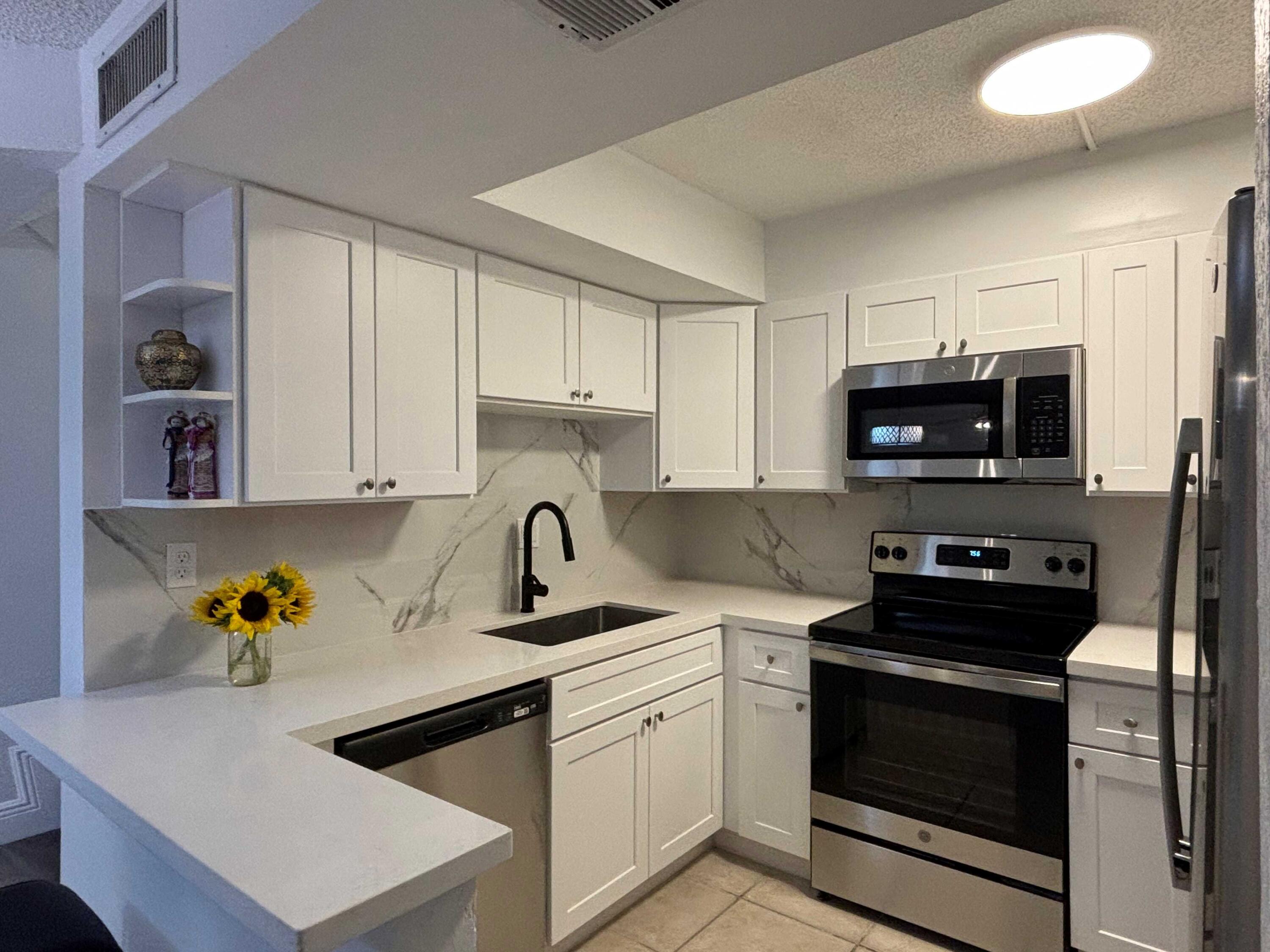 8231 Thames Boulevard, Unit C Boca Raton, FL 33433 - Photo 4 of 31 4