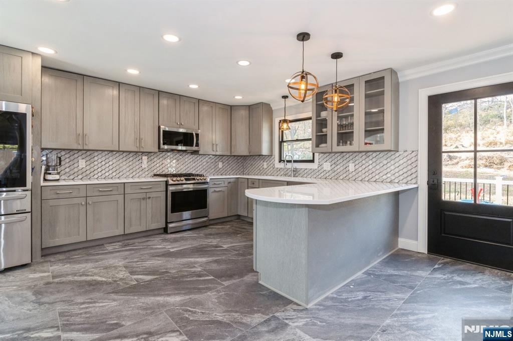 17 Rockaway Valley Road Boonton, NJ 07005 - Photo 22 of 50