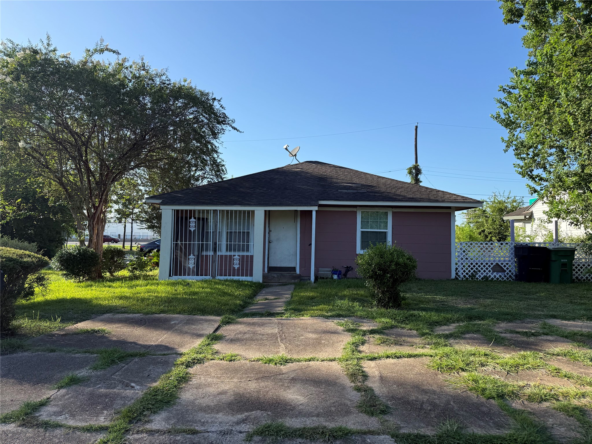 5501 Malmedy Road Houston, TX 77033 - Photo 3 of 20 Gallery Image 3