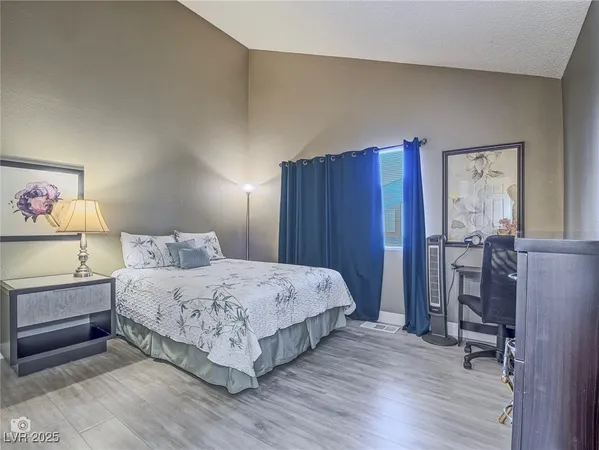 $300,000 | 4504 Del Oro Drive, Las Vegas, NV 89102
