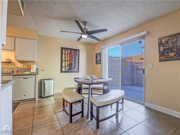 $300,000 | 4504 Del Oro Drive, Las Vegas, NV 89102