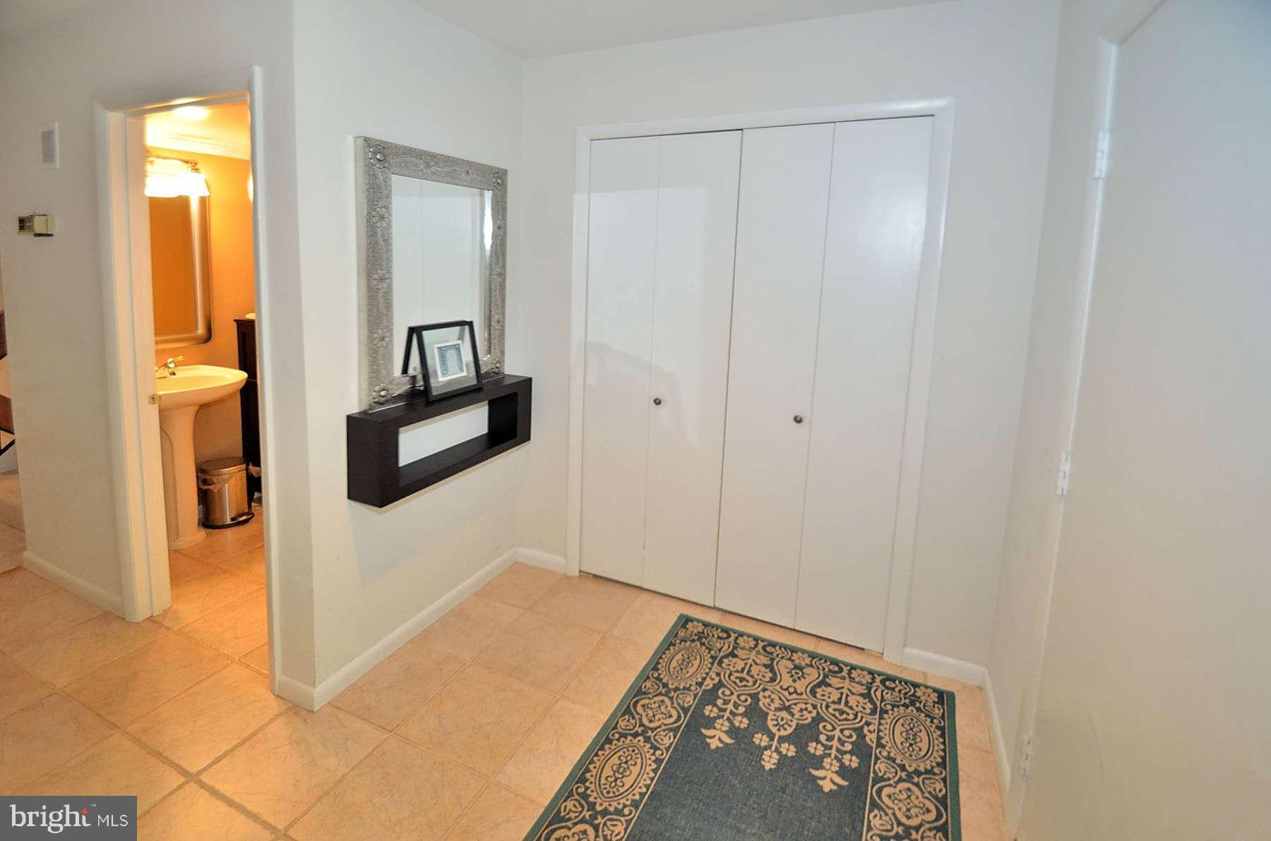 2025 Wethersfield Court Reston, VA 20191 - Photo 2 of 24 Interior (General)