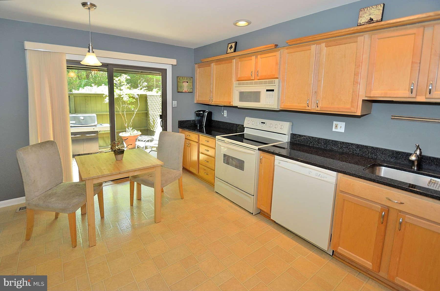 2025 Wethersfield Court Reston, VA 20191 - Photo 3 of 24 Kitchen