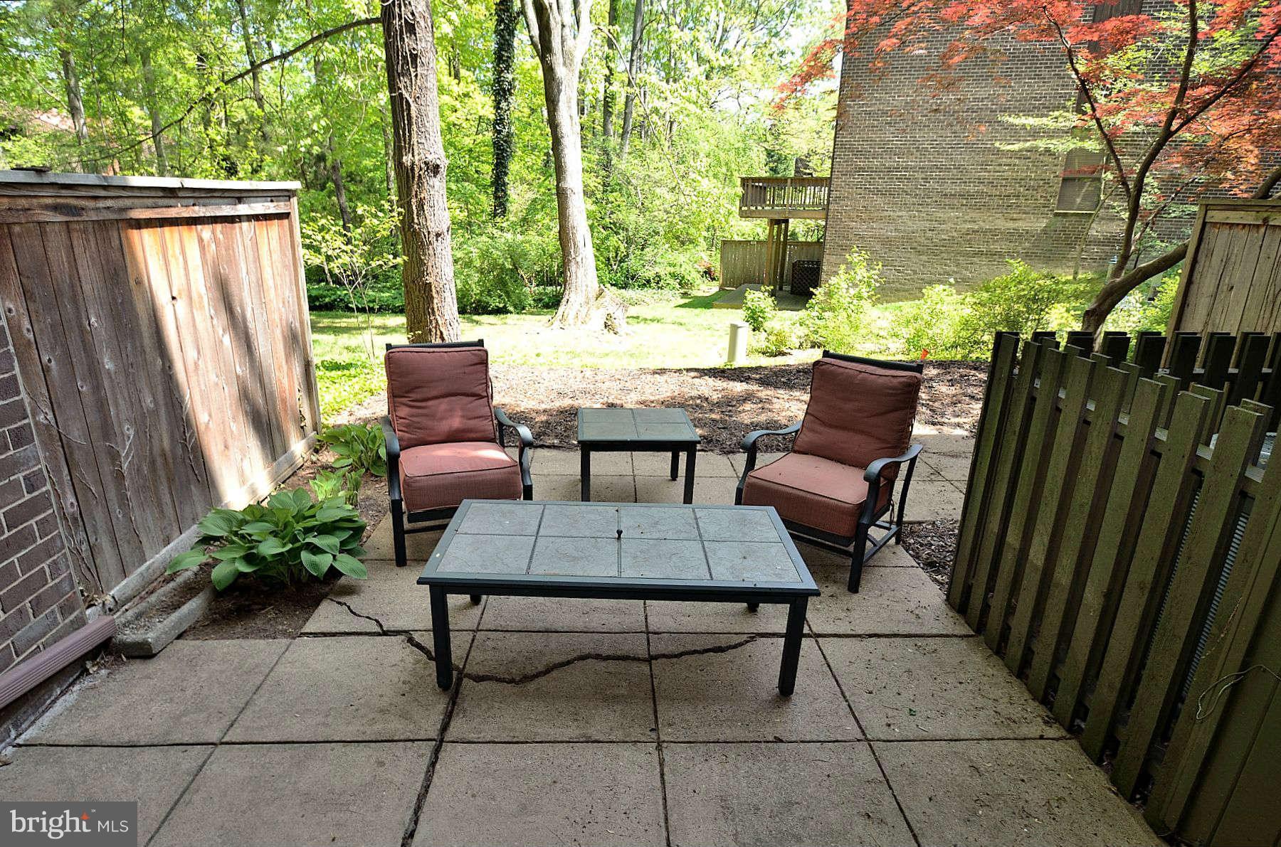 2025 Wethersfield Court Reston, VA 20191 - Photo 21 of 24 Exterior (Rear)