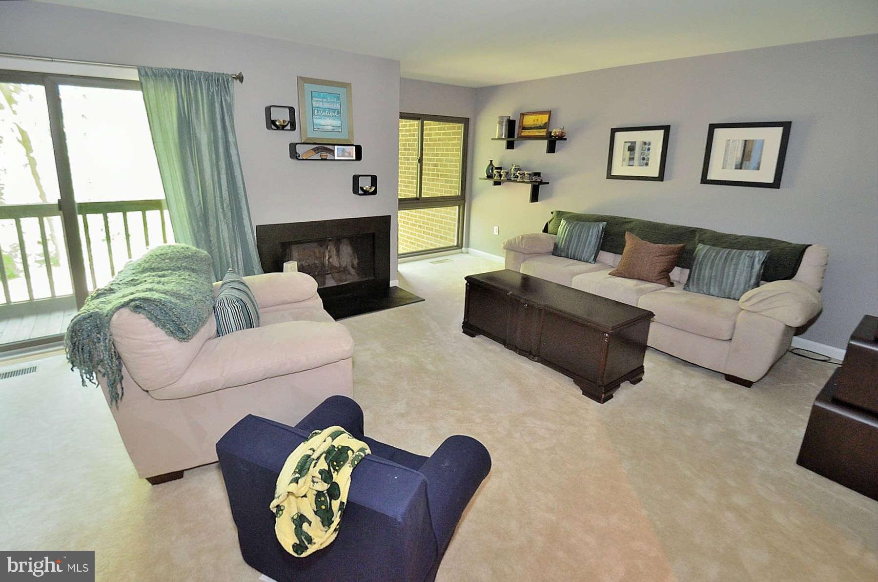 2025 Wethersfield Court Reston, VA 20191 - Photo 6 of 24 Living Room
