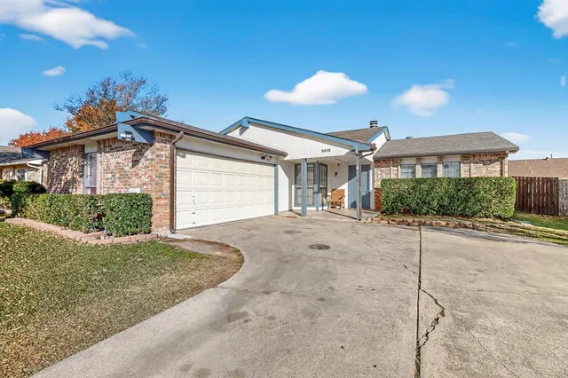 $2,350 | 5613 Powers Street, The Colony, TX 75056