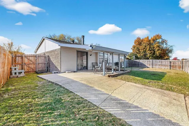 $2,350 | 5613 Powers Street, The Colony, TX 75056