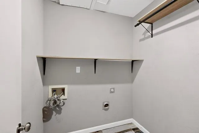 $2,350 | 5613 Powers Street, The Colony, TX 75056