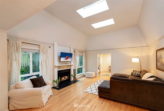 $515,000 | 1613 102nd Place Northeast, Unit C2, Bellevue, WA 98004