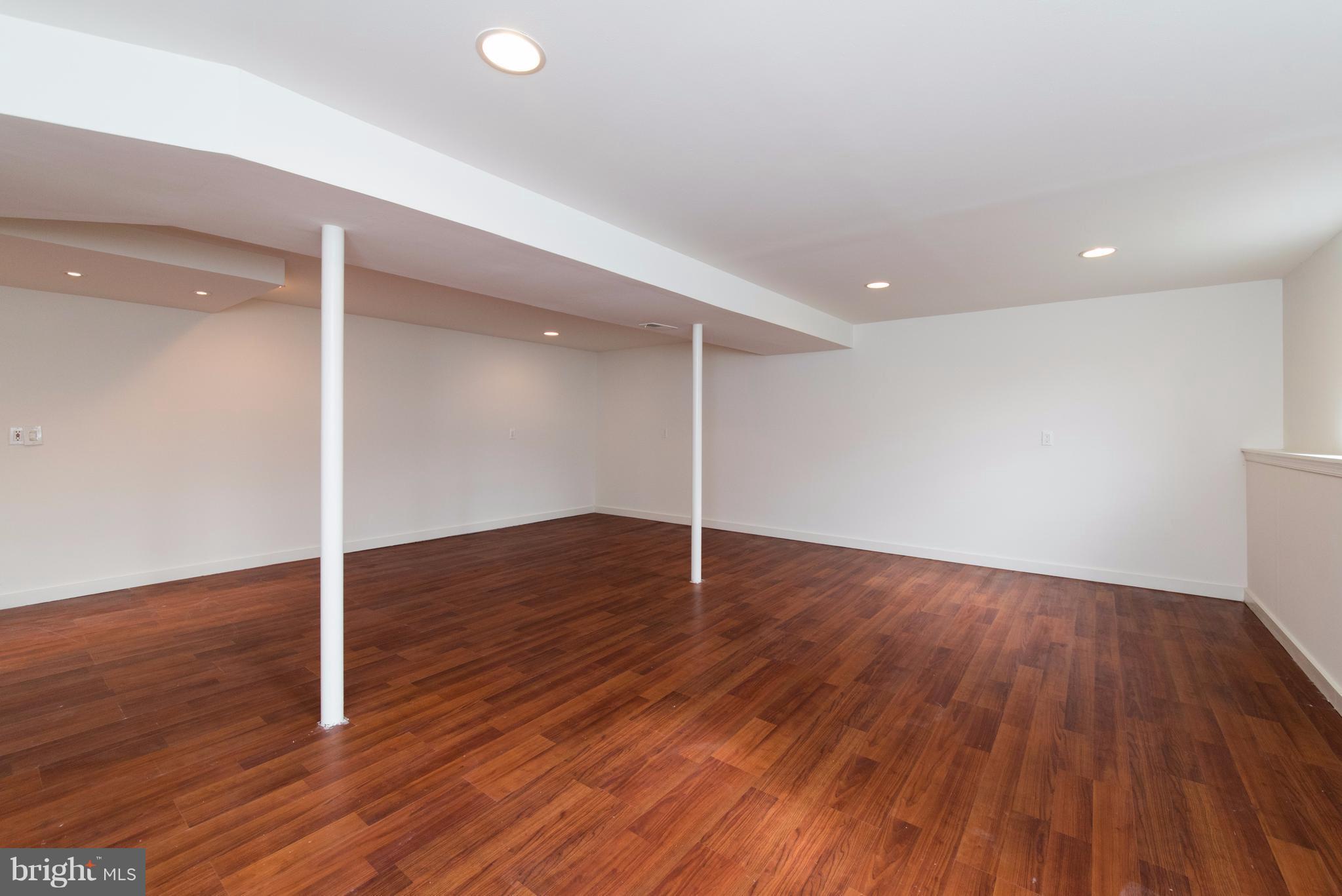 2306 Crossett Road Baltimore, MD 21237 - Photo 24 of 30 Family Room