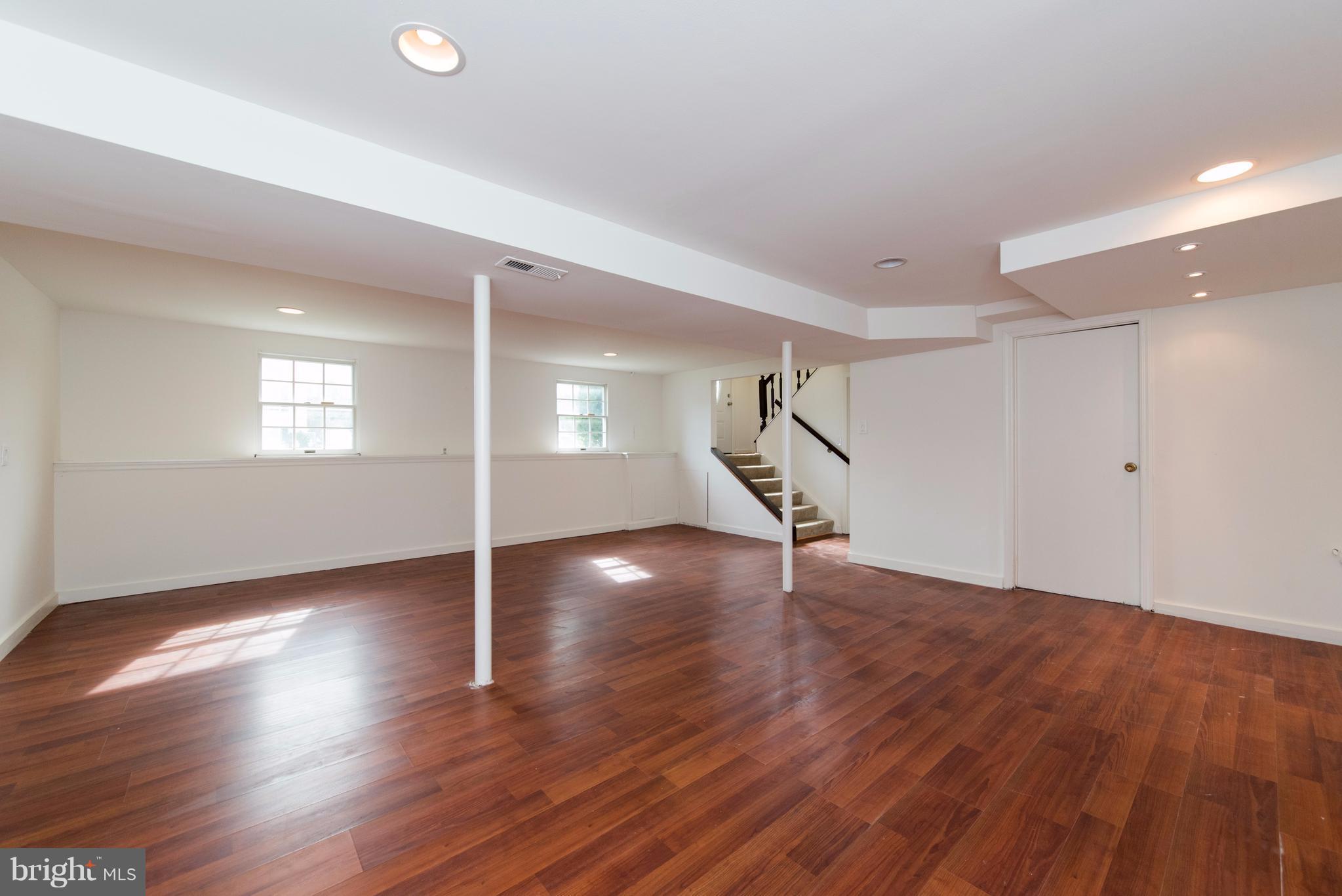 2306 Crossett Road Baltimore, MD 21237 - Photo 26 of 30 Family Room