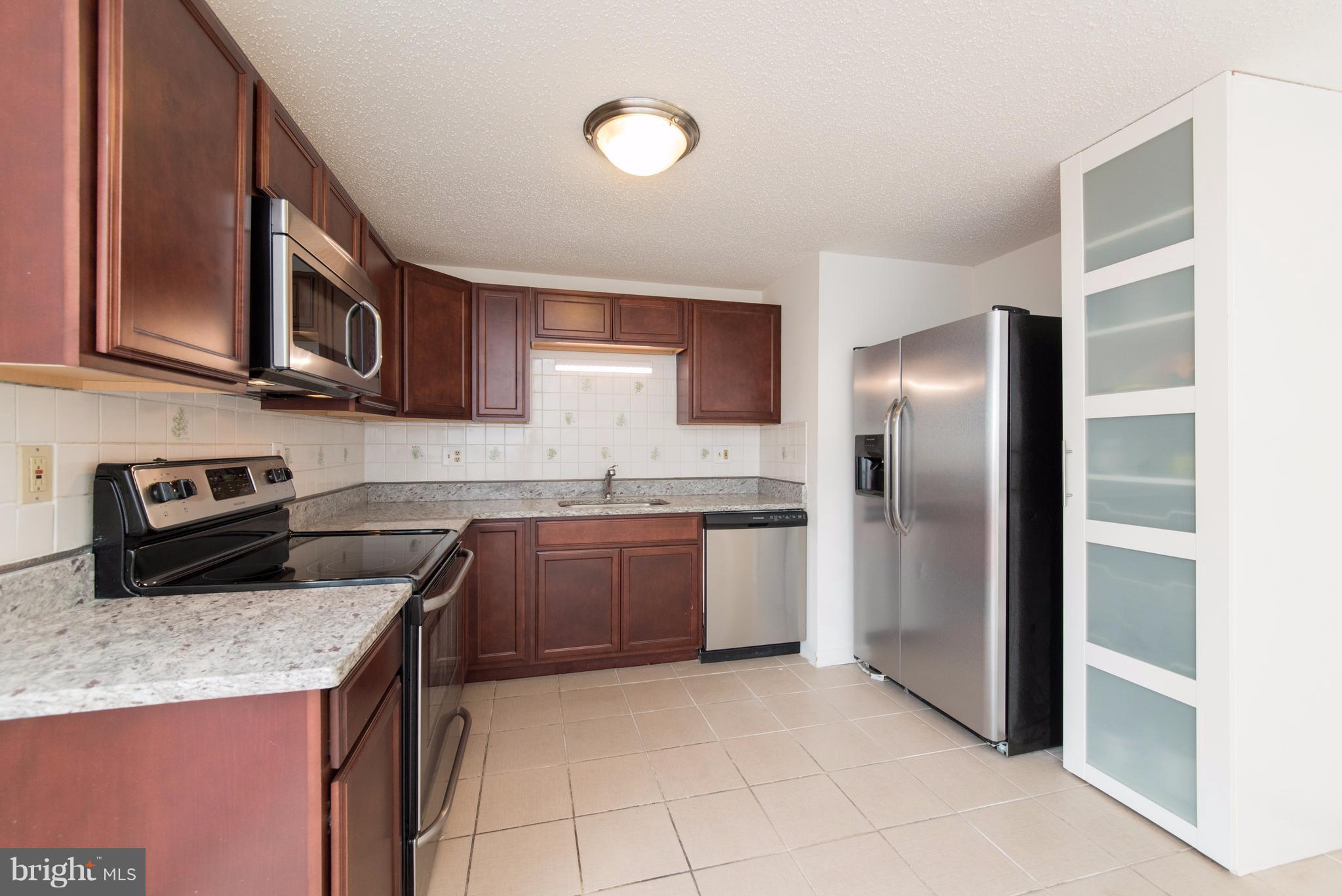 2306 Crossett Road Baltimore, MD 21237 - Photo 8 of 30 Kitchen