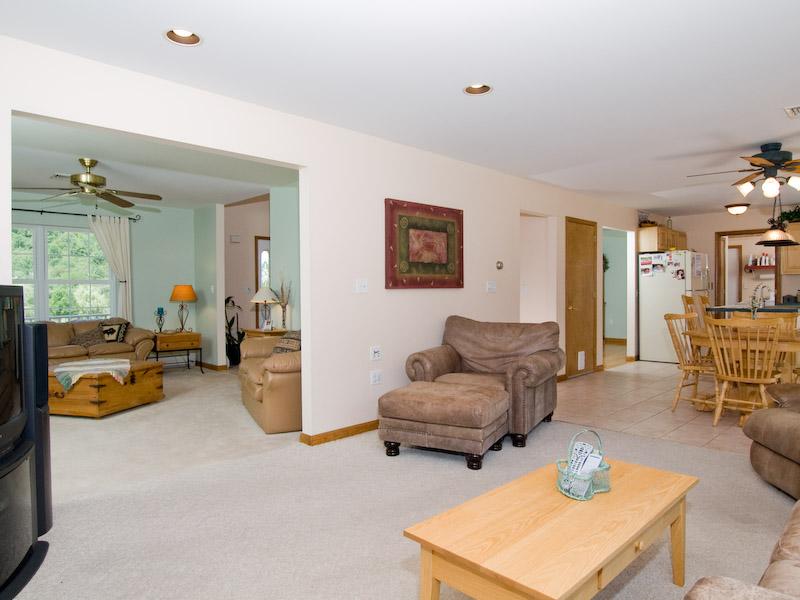 4610 Lower Cherry Valley Road Stroudsburg, PA 18360 - Photo 3 of 9 Family Room