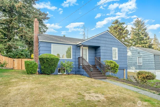 $3,400 | 3839 30th Avenue West, Seattle, WA 98199