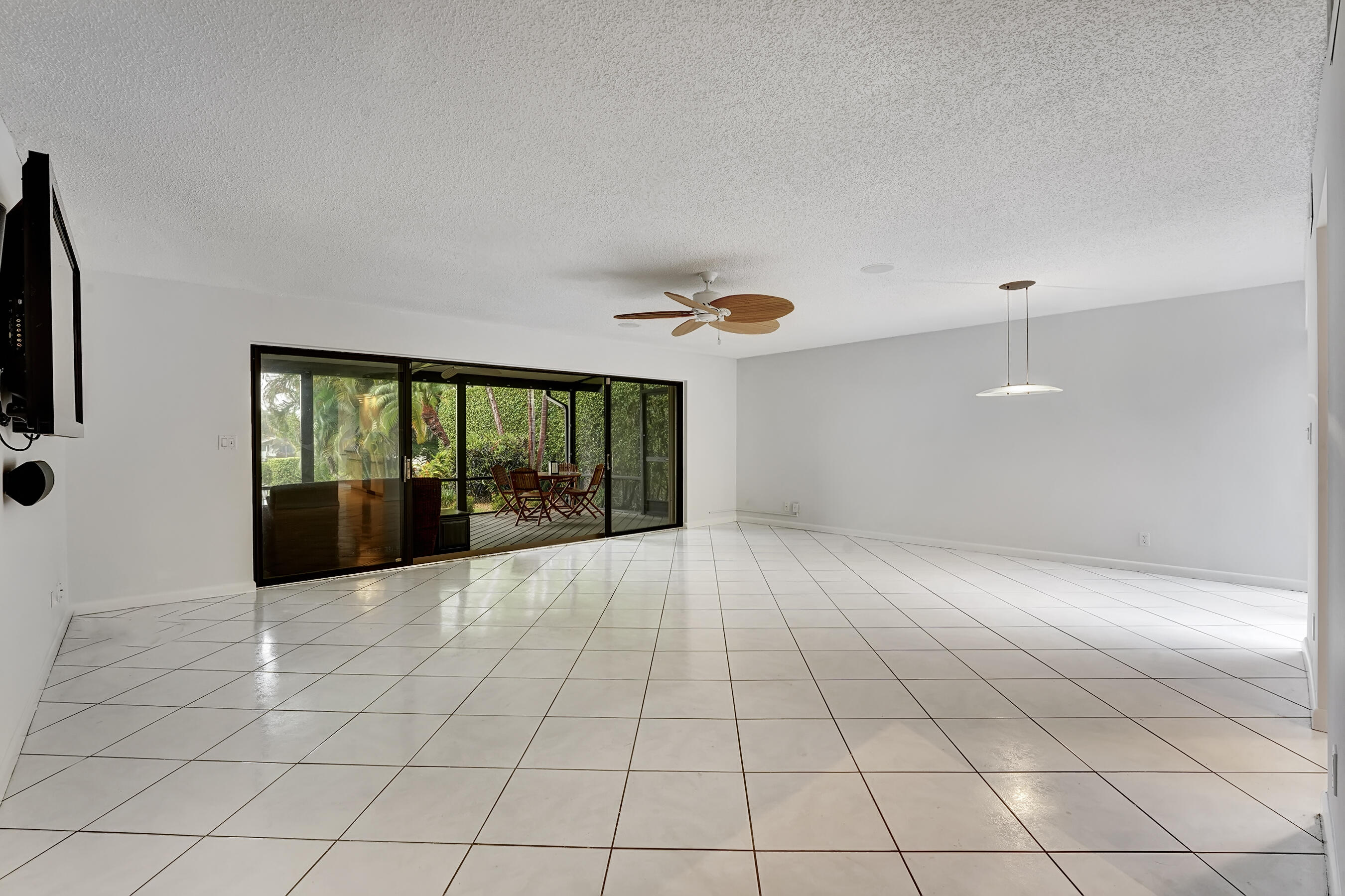 6550 North Ocean Boulevard, Unit 12 Ocean Ridge, FL 33435 - Photo 14 of 39 Great Room
