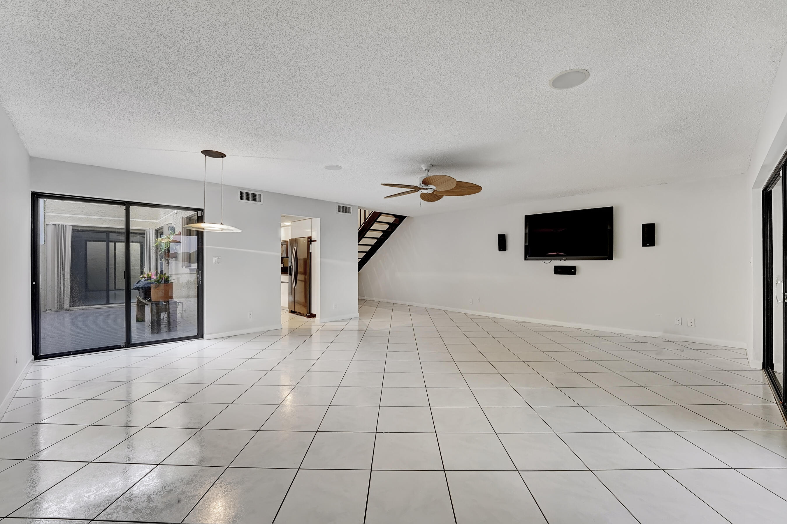 6550 North Ocean Boulevard, Unit 12 Ocean Ridge, FL 33435 - Photo 17 of 39 Great Room