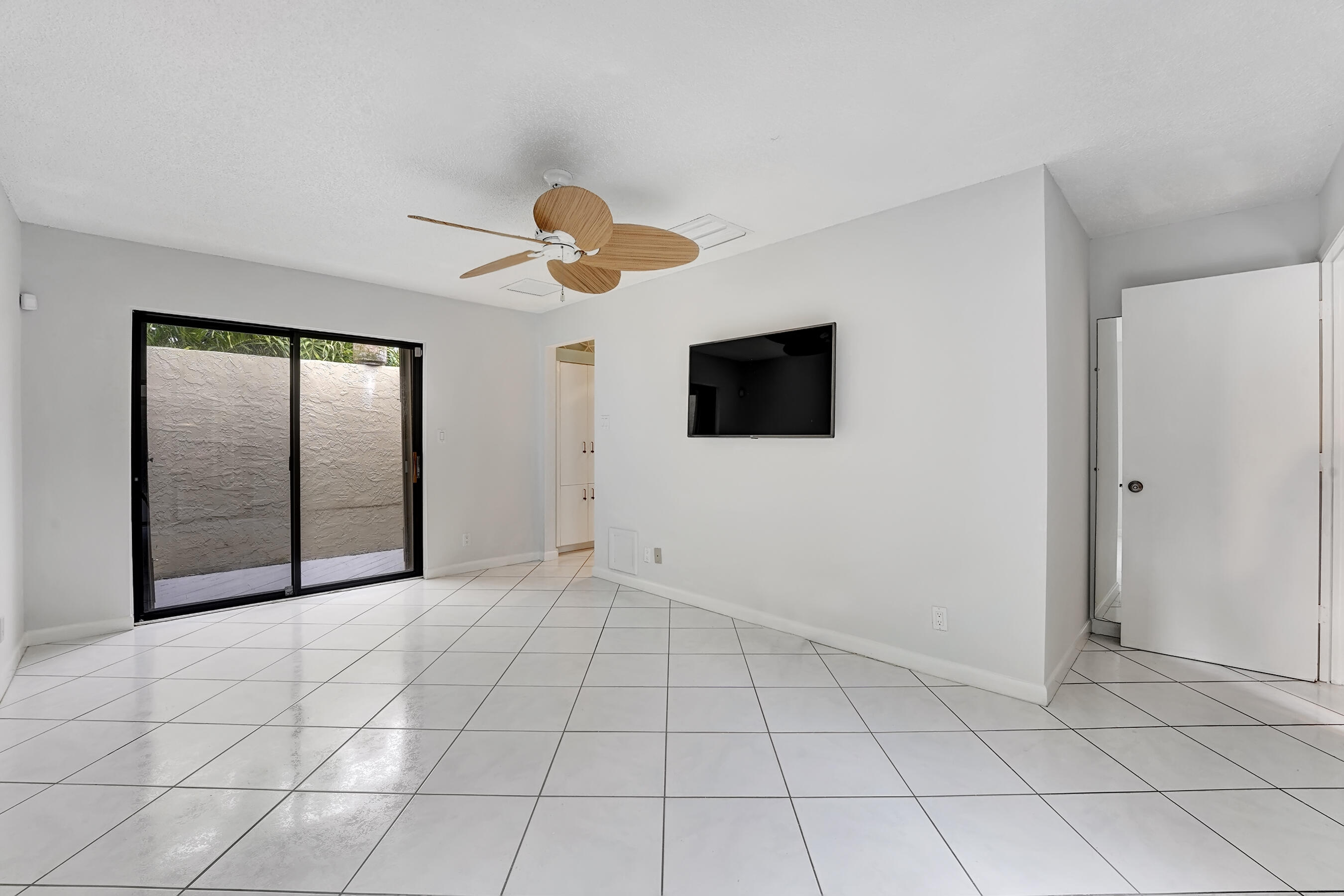 6550 North Ocean Boulevard, Unit 12 Ocean Ridge, FL 33435 - Photo 21 of 39 Master Bedroom